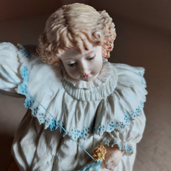 Vintage 1987 Maud Humphrey ''The Seamstress" Limited Edition Figurine H1309 - Picture 8 of 12